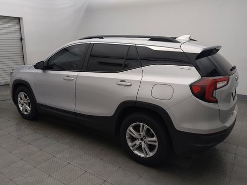 Used 2022 GMC Terrain SLE w/ Driver Convenience Package FWD image 3