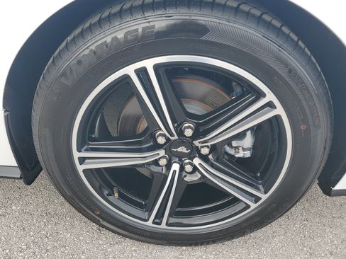 Used 2024 Ford Mustang Coupe image 27