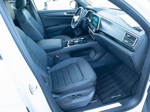 New 2026 Volkswagen Atlas Cross Sport SEL R-Line image 41