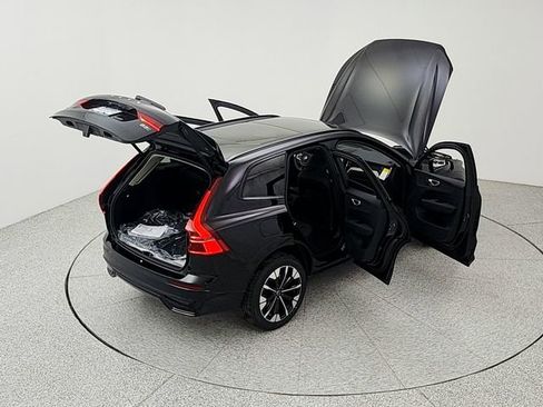 New 2026 Volvo XC60 B5 Plus w/ Climate Package image 39