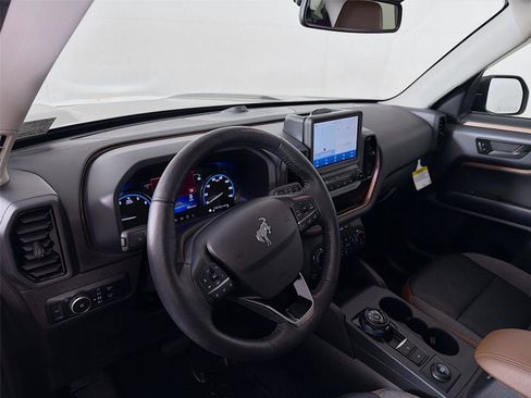 Used 2023 Ford Bronco Sport Outer Banks w/ Tech Package image 9