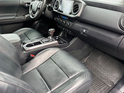 Used 2023 Toyota Tacoma TRD Off-Road w/ TRD Premium Off Road Package image 14