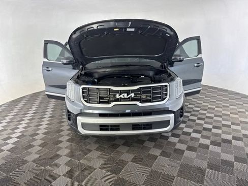 Used 2024 Kia Telluride S w/ S Sunroof Package FWD image 13