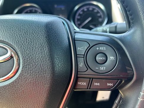 Used 2018 Toyota Camry SE FWD image 15