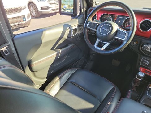 Used 2022 Jeep Gladiator Rubicon w/ Cold Weather Group image 15
