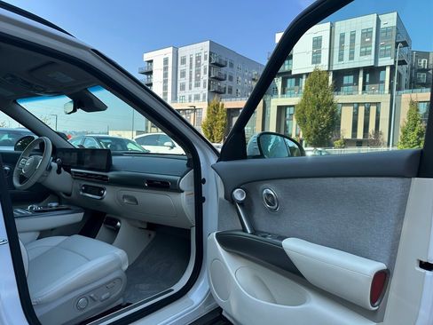 Certified 2024 Genesis GV60 RWD image 11