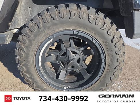 Used 2018 Jeep Wrangler Unlimited Sahara image 12