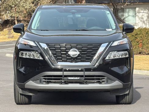 Used 2023 Nissan Rogue SV image 9