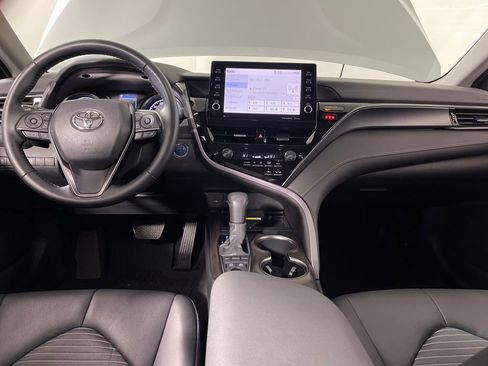 Used 2022 Toyota Camry SE image 14