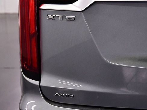 Used 2021 Cadillac XT6 Premium Luxury image 10