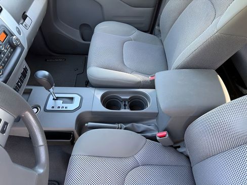 Used 2021 Nissan Frontier SV image 26