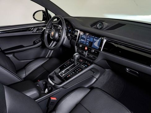New 2026 Porsche Macan AWD/4WD image 14