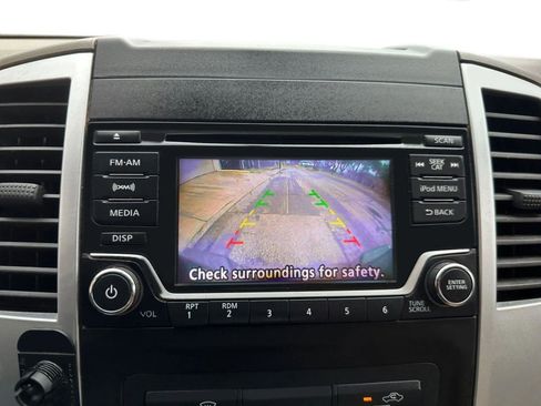 Used 2018 Nissan Frontier SV AWD/4WD image 14