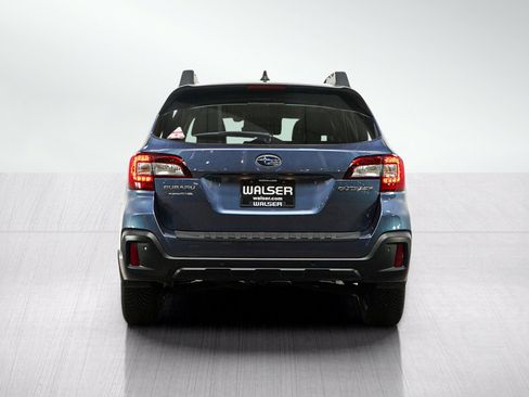 Used 2018 Subaru Outback 2.5i Limited AWD/4WD image 4