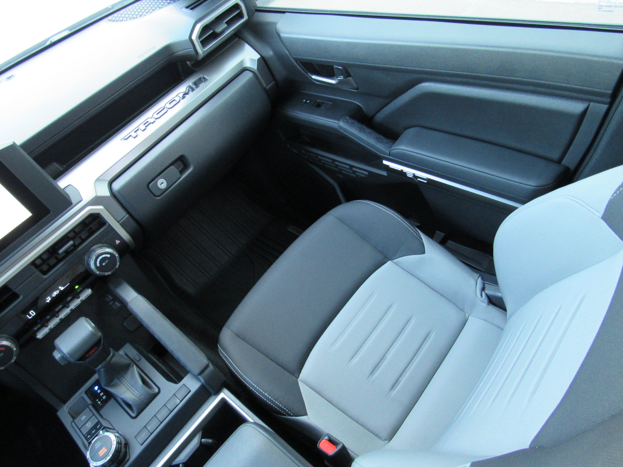 Used 2025 Toyota Tacoma TRD Sport w/ Blackout Package (GST) AWD/4WD image 34