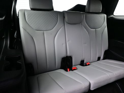 Used 2023 Hyundai Palisade SEL w/ Premium Package image 17