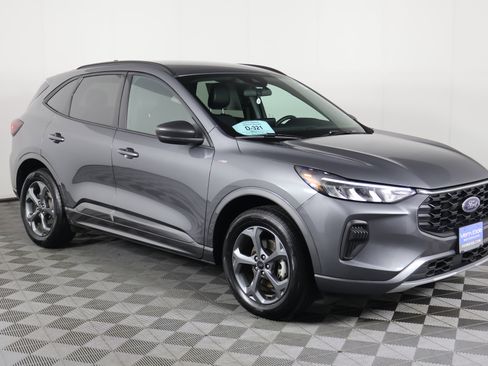 Used 2024 Ford Escape ST-Line image 4