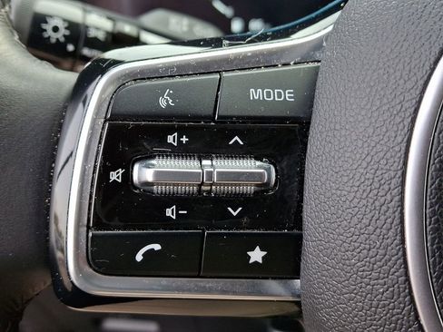 Certified 2023 Kia Carnival SX image 21