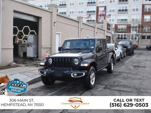Used 2022 Jeep Gladiator Sport image 2