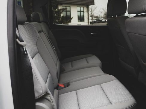 Used 2018 Chevrolet Silverado 1500 Custom w/ Custom Value Package image 25