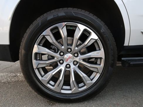 Certified 2021 GMC Yukon Denali w/ Denali Ultimate Package image 42