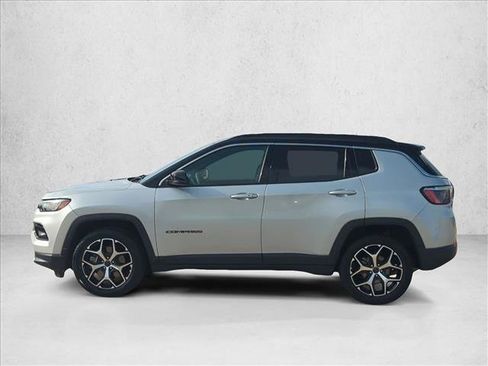 Used 2025 Jeep Compass Limited AWD/4WD image 9