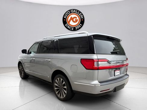 Used 2020 Lincoln Navigator L Reserve w/ Luxury Package RWD image 4