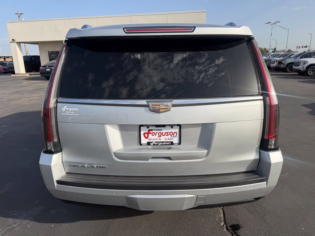 Used 2017 Cadillac Escalade ESV Luxury AWD/4WD image 15