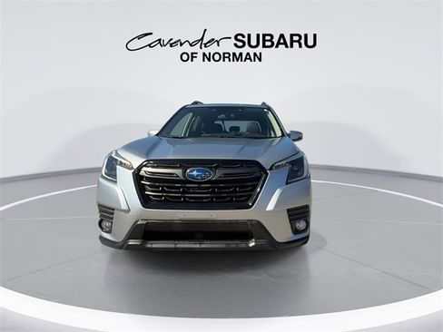 Used 2022 Subaru Forester Limited image 3