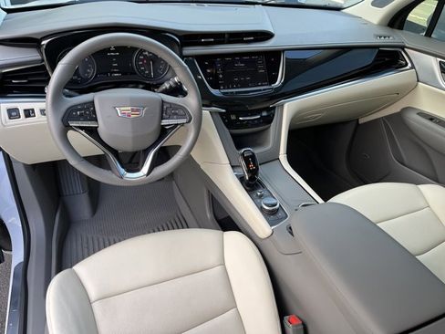 Used 2024 Cadillac XT6 Premium Luxury w/ Technology Package image 16