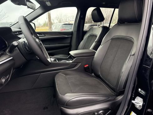 New 2026 Jeep Grand Cherokee Altitude AWD/4WD image 14