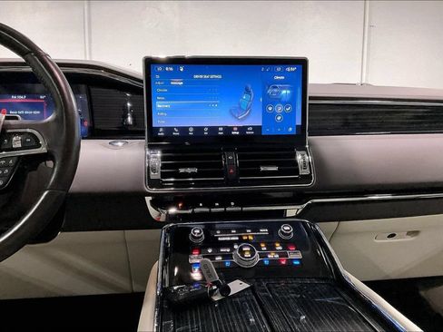 Used 2024 Lincoln Navigator Black Label AWD/4WD image 7