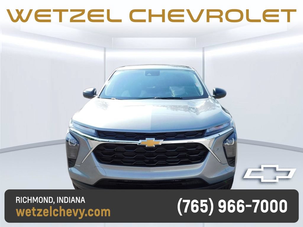 Used 2026 Chevrolet Trax LS w/ Driver Confidence Package FWD image 8
