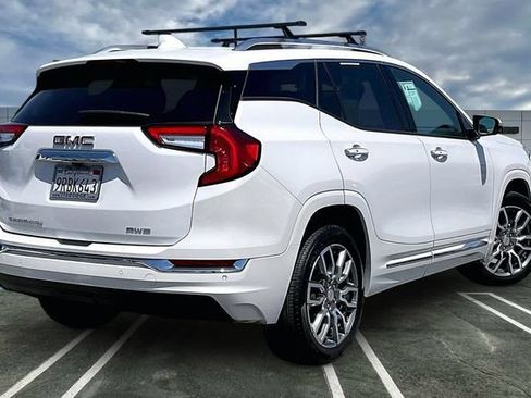 Used 2024 GMC Terrain Denali w/ Denali Premium Package AWD/4WD image 13