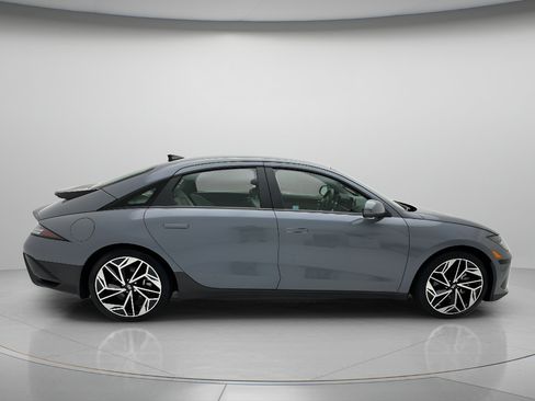 Used 2024 Hyundai Ioniq 6 SEL AWD/4WD image 6