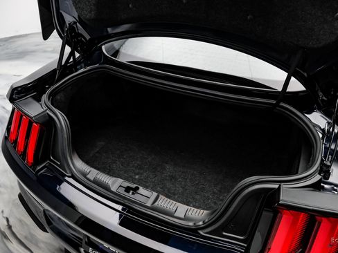 Used 2021 Ford Mustang Shelby GT500 w/ Carbon Fiber Track Pack image 97