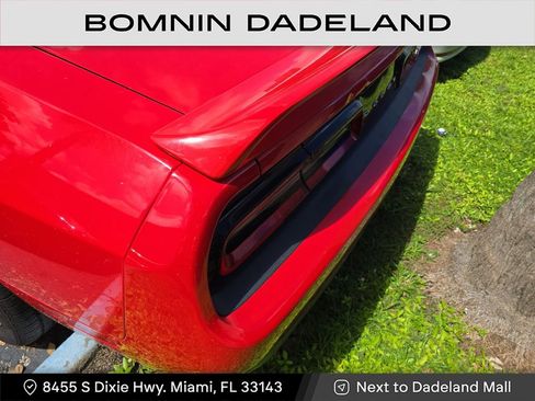 Used 2020 Dodge Challenger SXT image 5