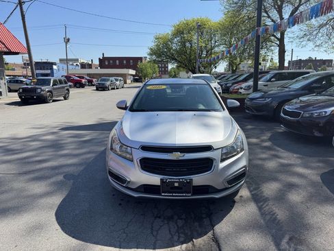 Used 2016 Chevrolet Cruze LT FWD image 3