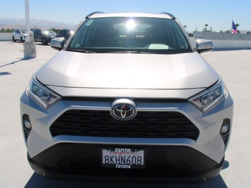 Used 2019 Toyota RAV4 XLE w/ Convenience Package FWD image 7