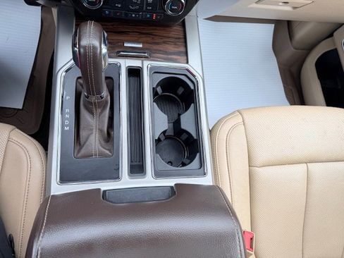 Used 2018 Ford F150 Lariat image 30