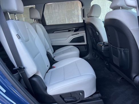 Certified 2023 Kia Telluride S w/ S Sunroof Package image 26
