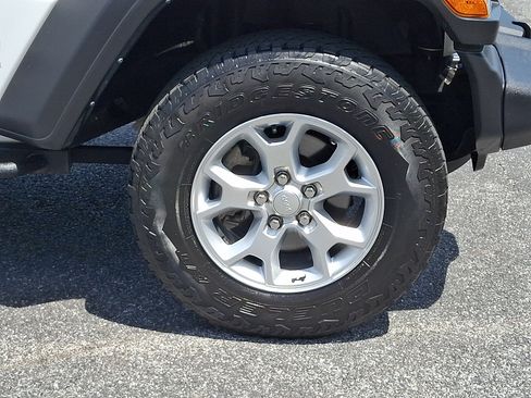 Used 2021 Jeep Wrangler Sport AWD/4WD image 8