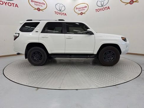 Used 2022 Toyota 4Runner SR5 Premium w/ Moonroof Package AWD/4WD image 7
