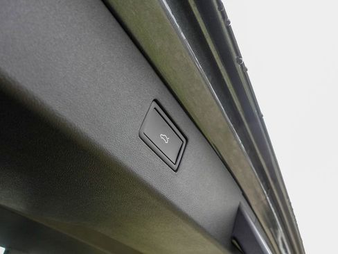 New 2026 Volkswagen Tiguan SE image 27