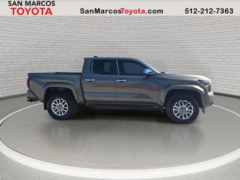 Used 2025 Toyota Tacoma Limited image 4