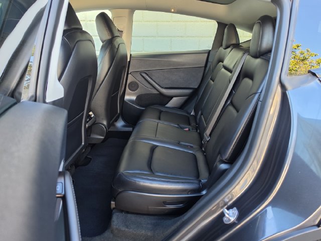 Used 2024 Tesla Model Y Long Range AWD/4WD image 24