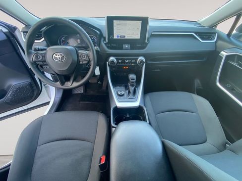 Used 2025 Toyota RAV4 LE AWD/4WD image 5