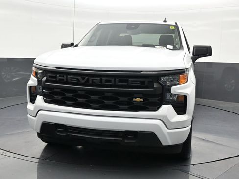 Used 2023 Chevrolet Silverado 1500 Custom RWD image 9