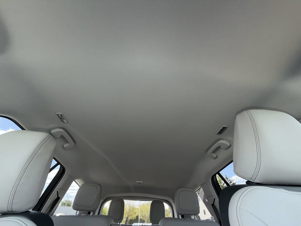 Used 2026 Lincoln Aviator 2WD image 16