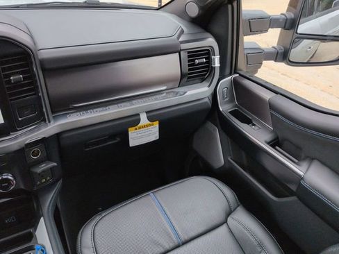 New 2026 Ford F250 Platinum image 17